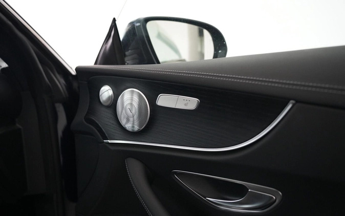 Mercedes-Benz Klasa E cena 159900 przebieg: 121530, rok produkcji 2018 z Kalisz Pomorski małe 497